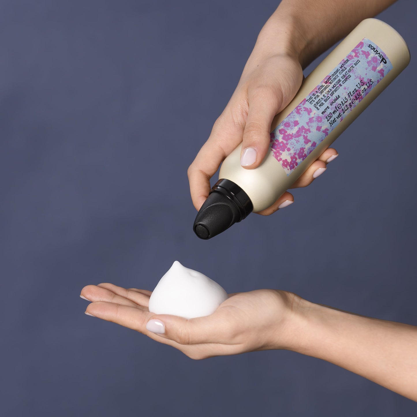 THIS IS A CURL MOISTURIZING MOUSSE 250ML